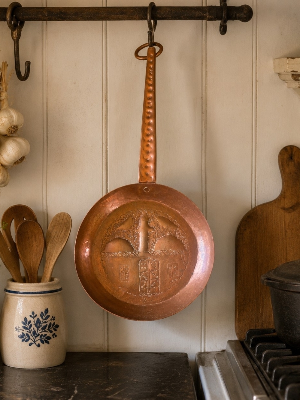 Vintage Hand Hammered Copper Wall Frying Pan Folk Art Cottage Kitchen Decor Rust
